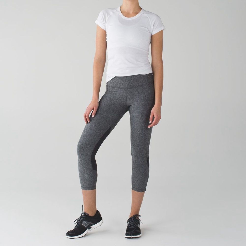 Lululemon Leggings pace rival crop